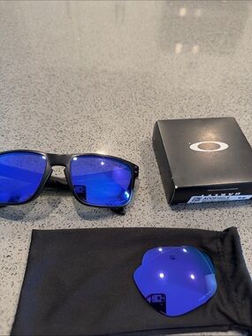 Oakley Holbrok